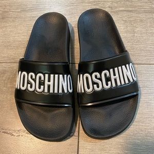 EUC Moschino pool slides size 38/8